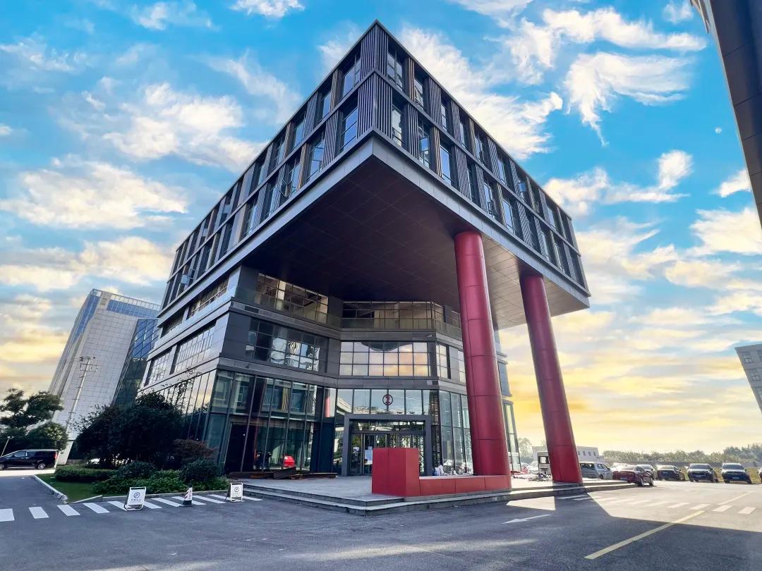 通過泉州開發區上海科創孵化園的建立，開發區構建“上海研發+泉州制造”協同生態。