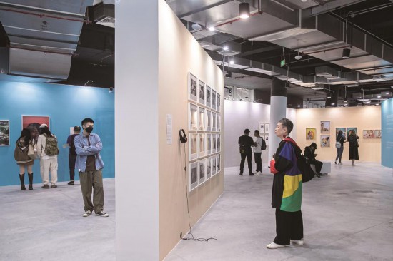 12月15日，2023(第九届)集美·阿尔勒国际摄影季集美开展，活动将持续至明年1月。施辰静 摄
