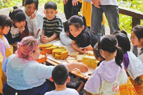 乡村研学人气旺。受访者供图