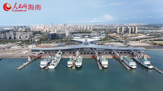 截至 2026 年5月，琼桂航线累计运营380航次。人民网记者 符武平摄